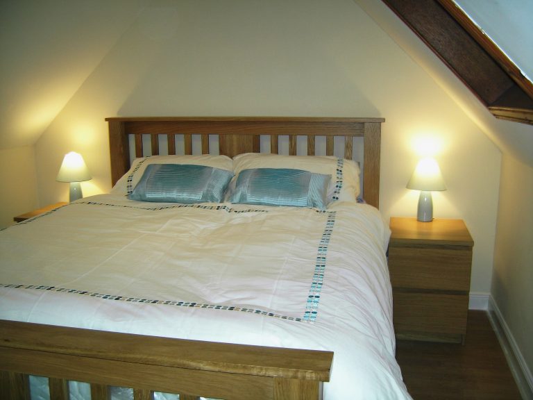 Alona bedroom1 768x576