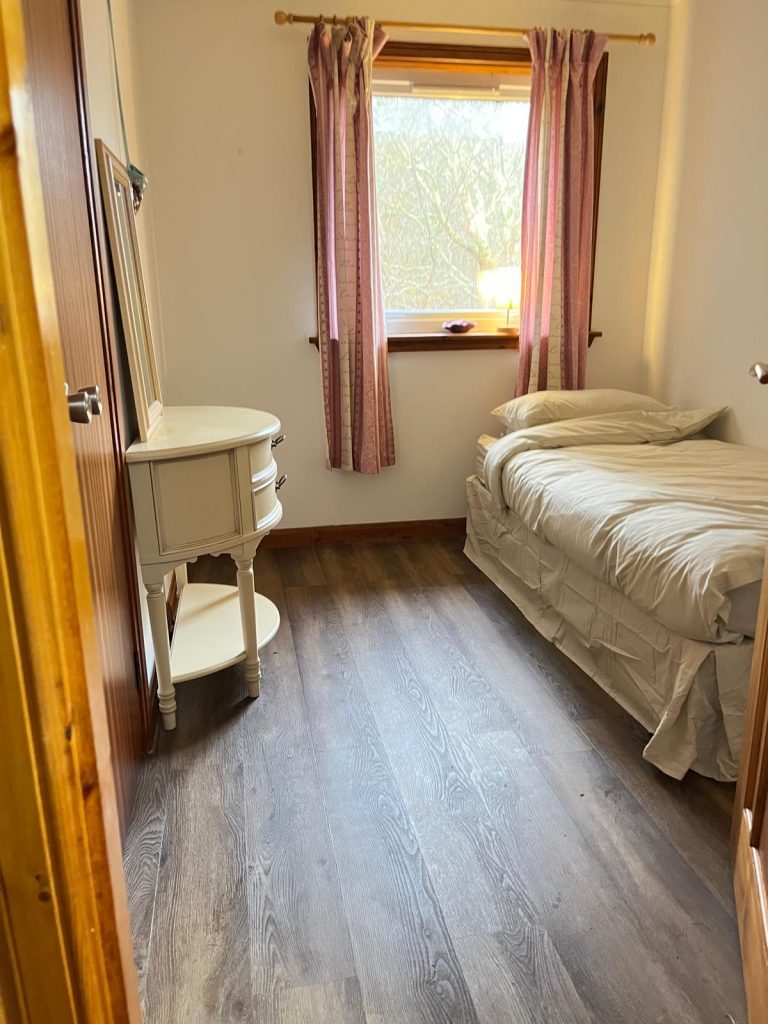 single room 768x1024